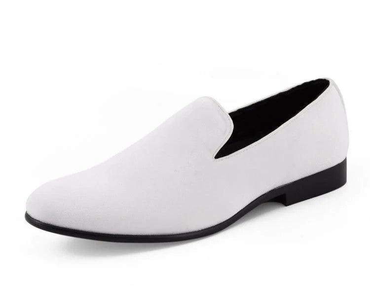 Weiße Wildleder Smoking Slipper: Eleganz am Fuß, ein Hauch von Luxus, Stil pur!
